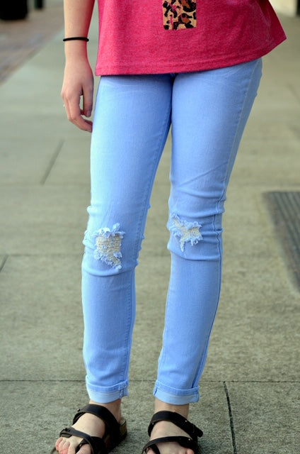 Distressed Knee Skinny Jeans {ice blue}