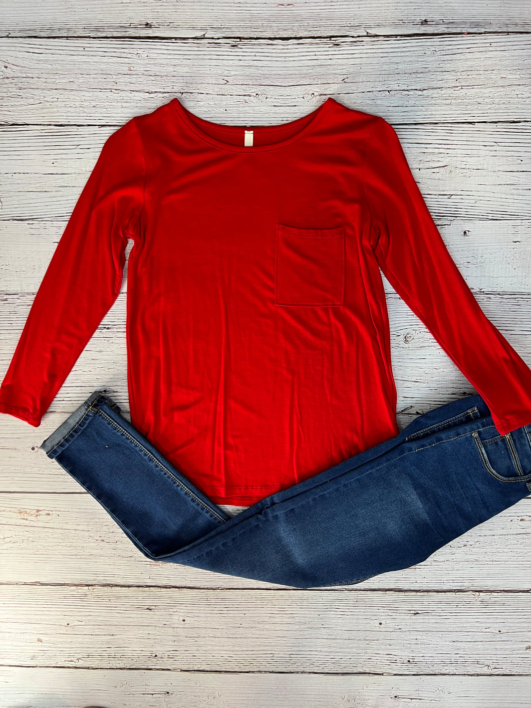 Solid Long Sleeve Pocket Tee {red}